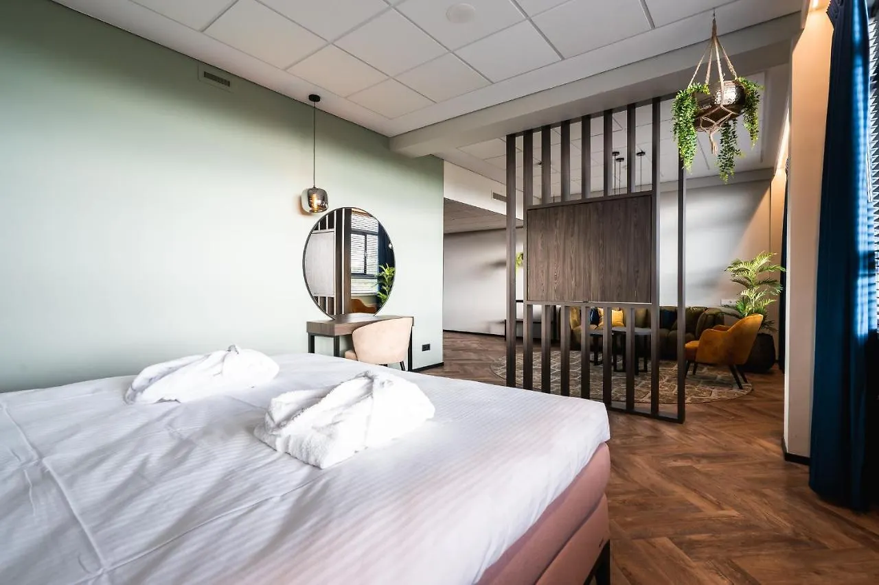 *** Hotel Onderwijshotel De Rooi Pannen Eindhoven Niederlande