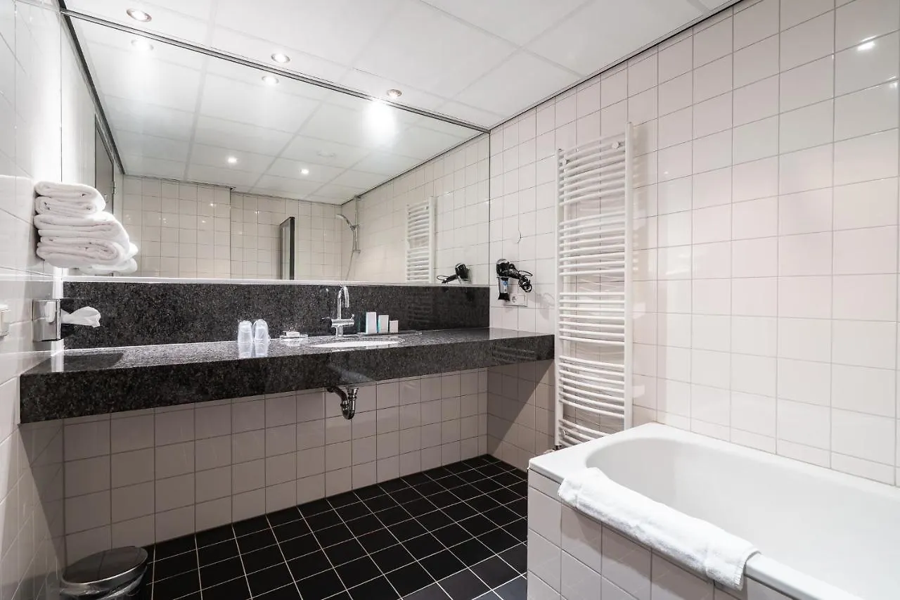 Onderwijshotel De Rooi Pannen Eindhoven 3*,  Niederlande